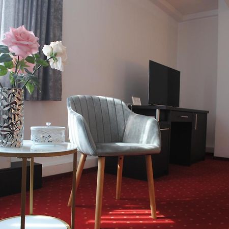 Hotel Corona Drobeta Turnu Severin Exterior foto