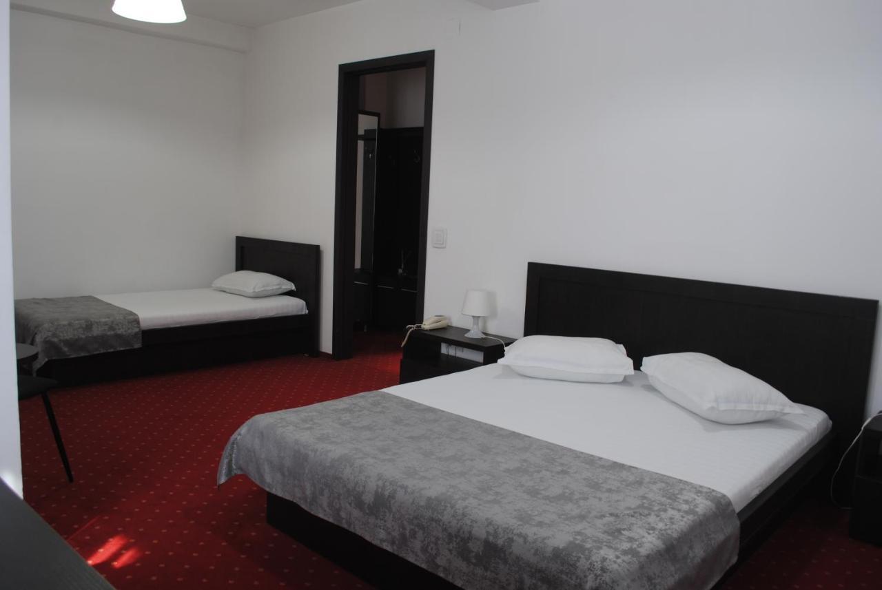 Hotel Corona Drobeta Turnu Severin Exterior foto