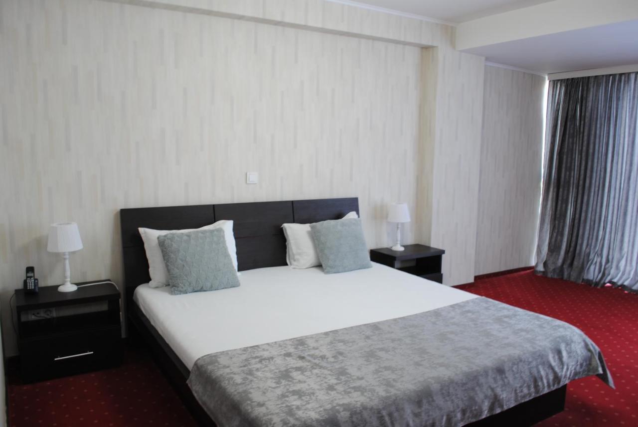 Hotel Corona Drobeta Turnu Severin Exterior foto