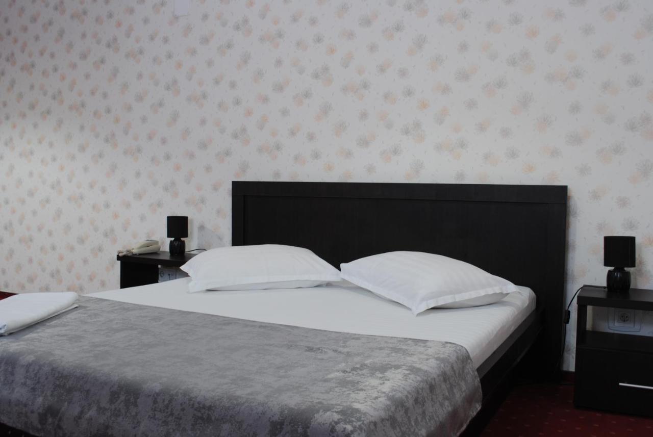 Hotel Corona Drobeta Turnu Severin Exterior foto