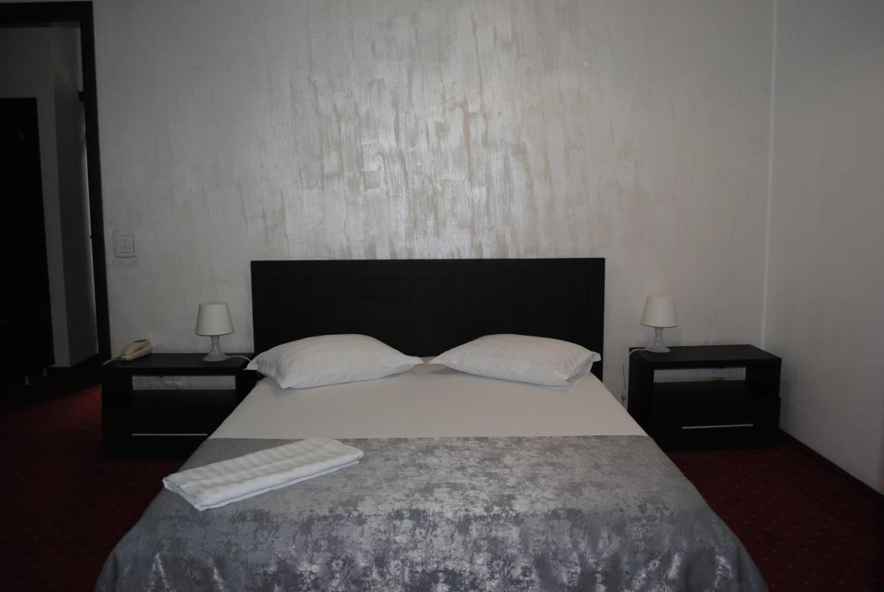 Hotel Corona Drobeta Turnu Severin Exterior foto