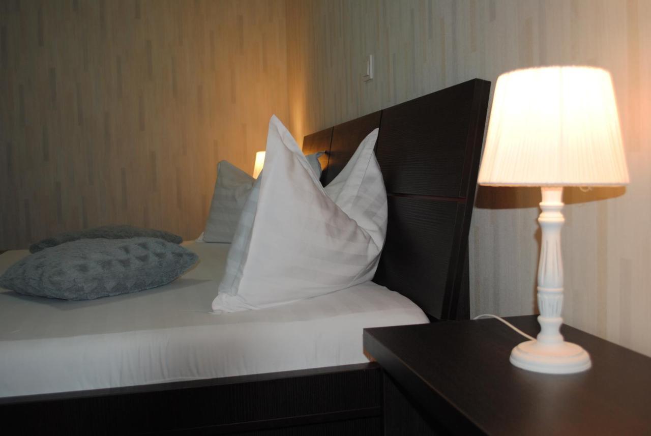 Hotel Corona Drobeta Turnu Severin Exterior foto