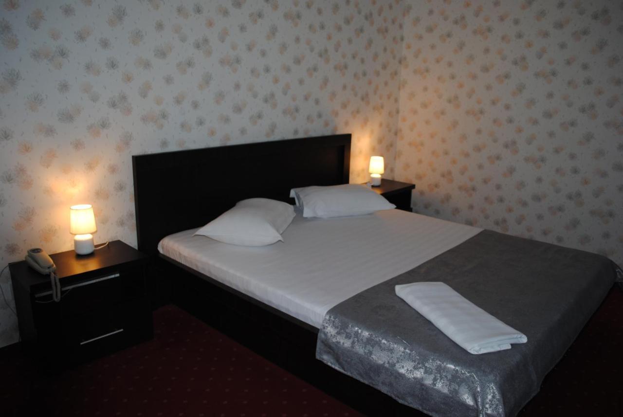 Hotel Corona Drobeta Turnu Severin Exterior foto